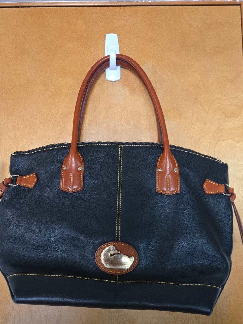 Dooney & Bourke Black Leather Brown Handle Champosa J0499116 Shoulder Bag